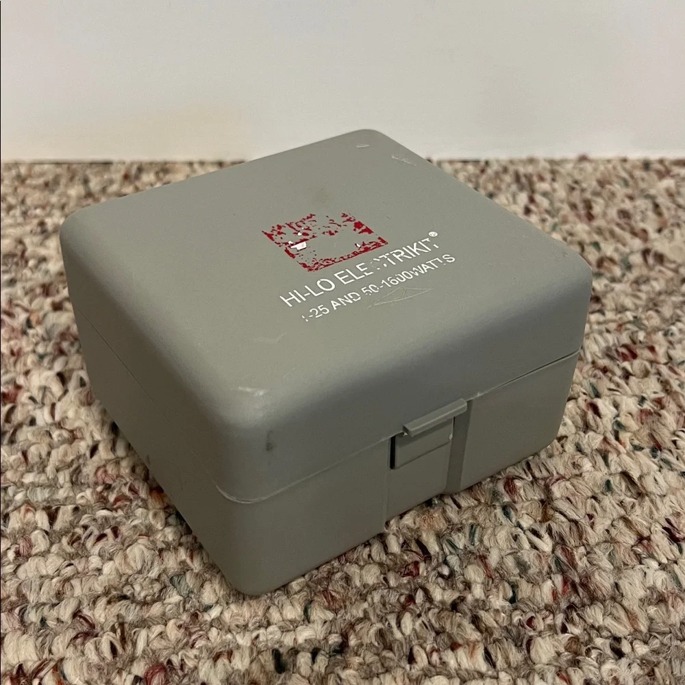 Austin House Hi-Lo Electrikit 1-25 and 50-1600 Watts Converter Mini Transformer